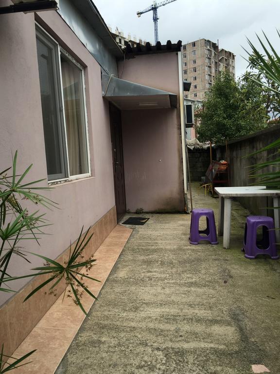 Angisa Apartment Batumi Bagian luar foto